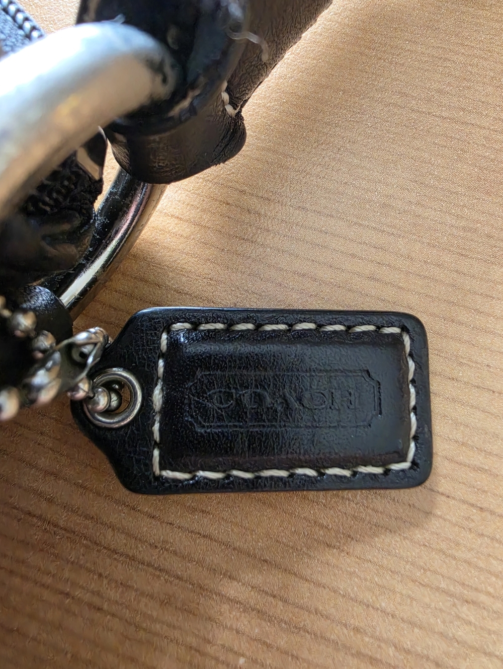Coach Soho Black Leather Flap Bag Contrast Stitch Turnlock Y2K - Picture 3 of 12